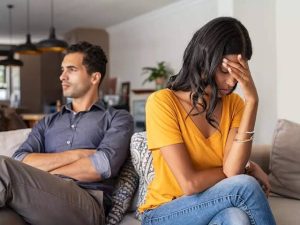 Early warning signs of a toxic relationship 